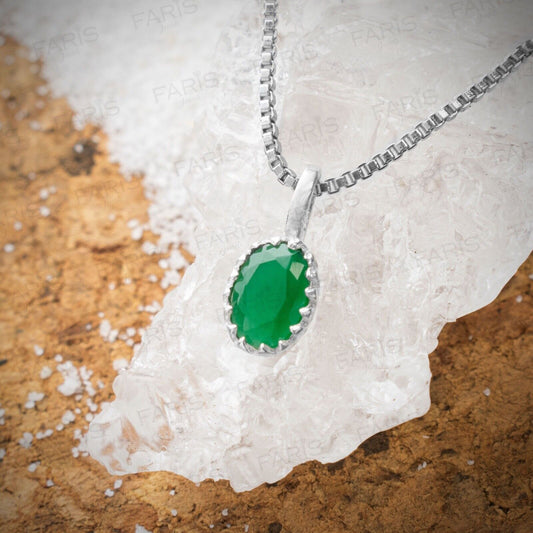 Small 925 Sterling Silver Oval Cut Emerald Gemstone Ladies Pendant Necklace Gift