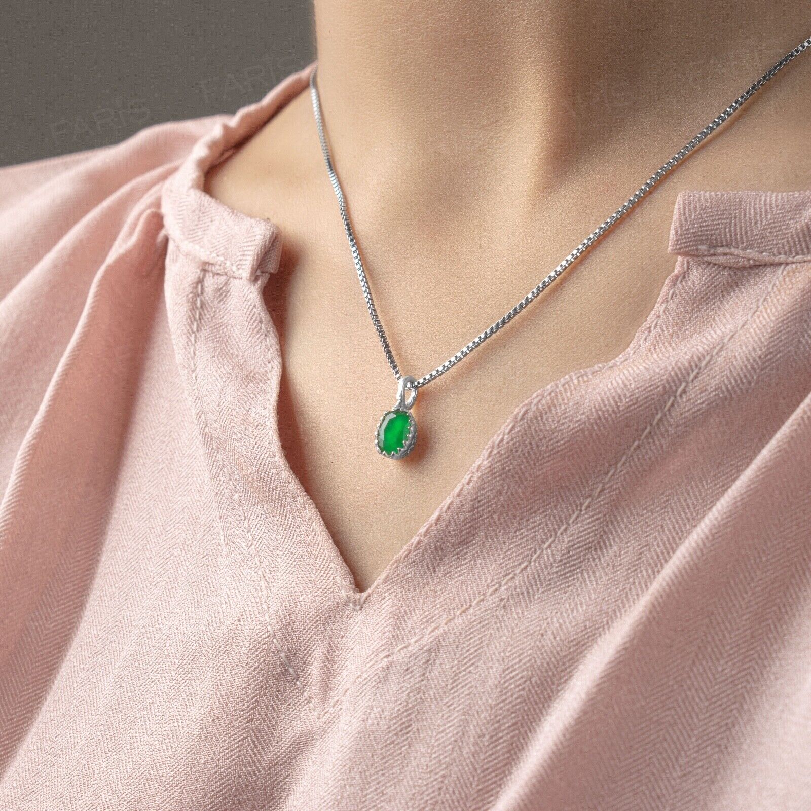 Small 925 Sterling Silver Oval Cut Emerald Gemstone Ladies Pendant Necklace Gift