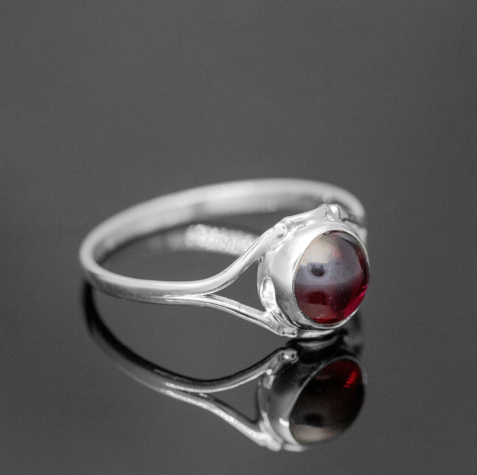 925 Sterling Silver Gemstone Round Red Garnet Crystal Ladies Ring Jewellery Gift