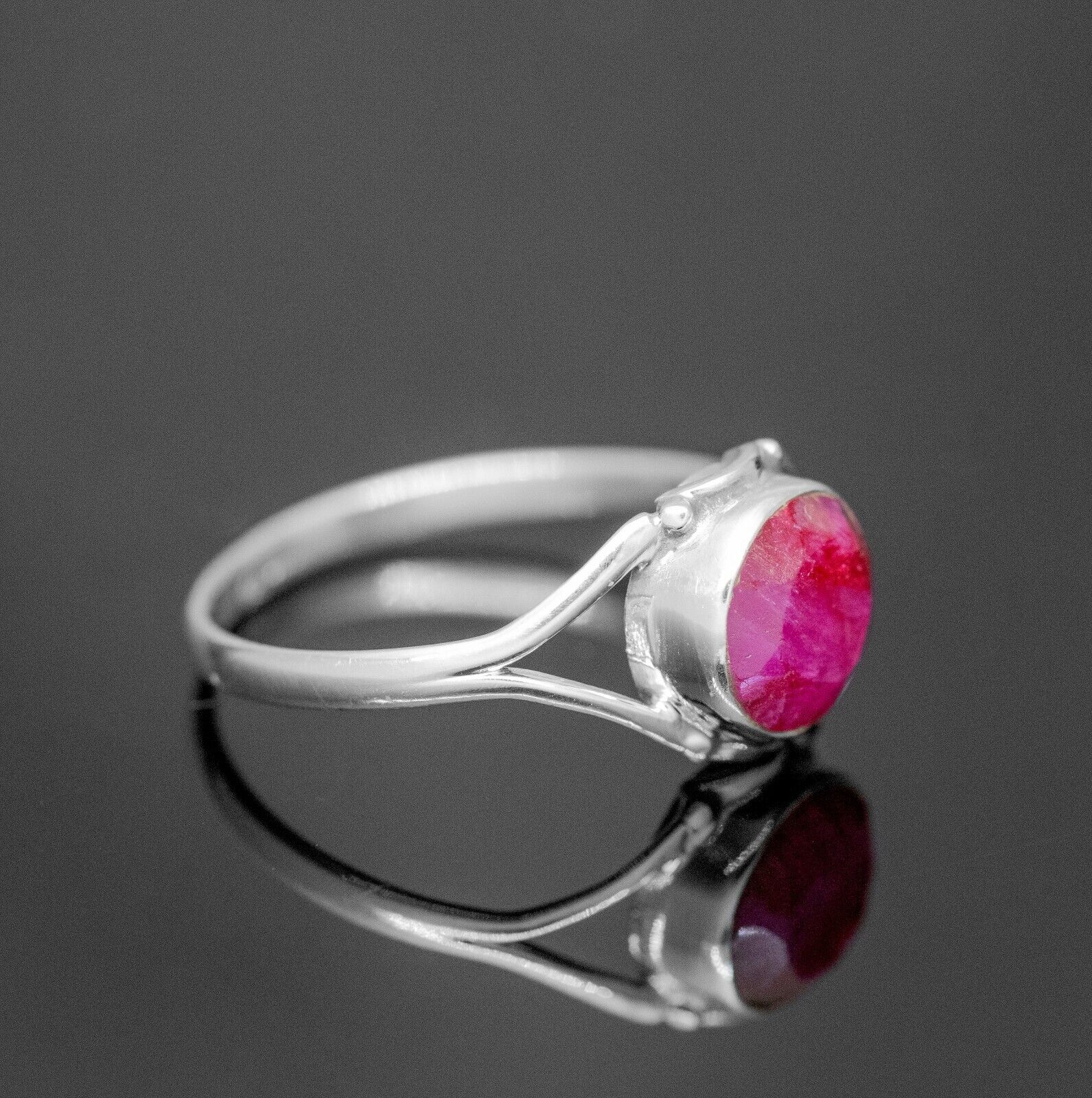 925 Sterling Silver Gemstone Round Red Ruby Crystal Ladies Ring Jewellery Gift