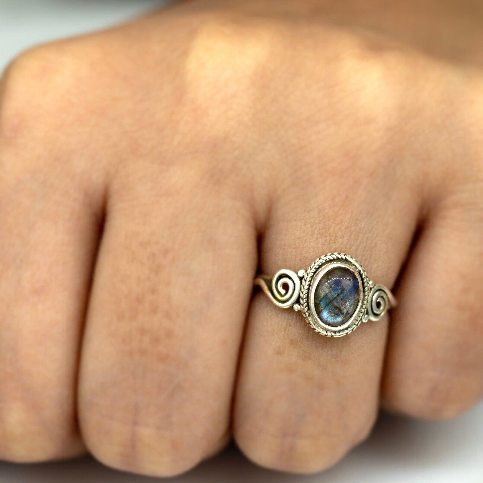 925 Sterling Silver Ladies Oval Cut Labradorite Ring Gemstone Jewellery Gift