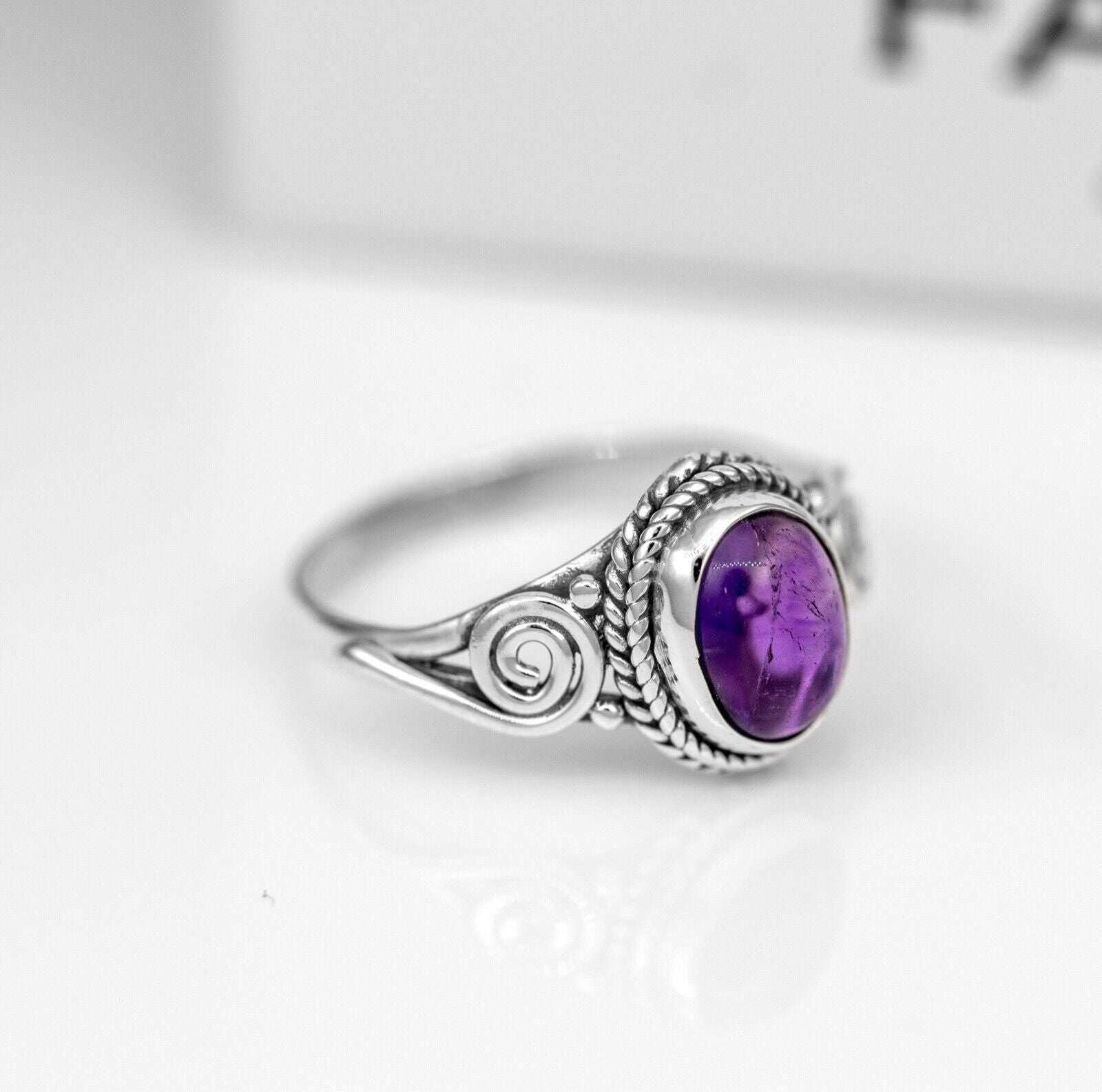925 Sterling Silver Ladies Oval Cut Purple Amethyst Ring Gemstone Jewellery Gift