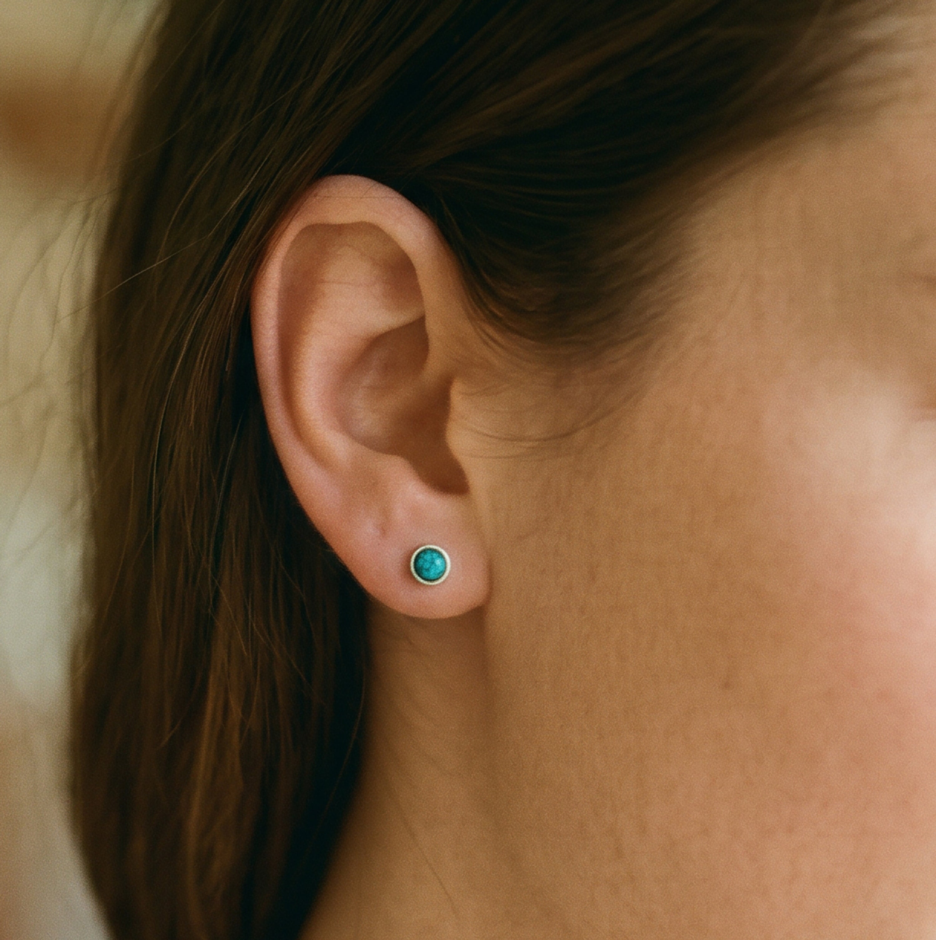 Beautiful 925 Sterling Silver Turquoise Round Earrings Studs Gemstone Gift Boxed