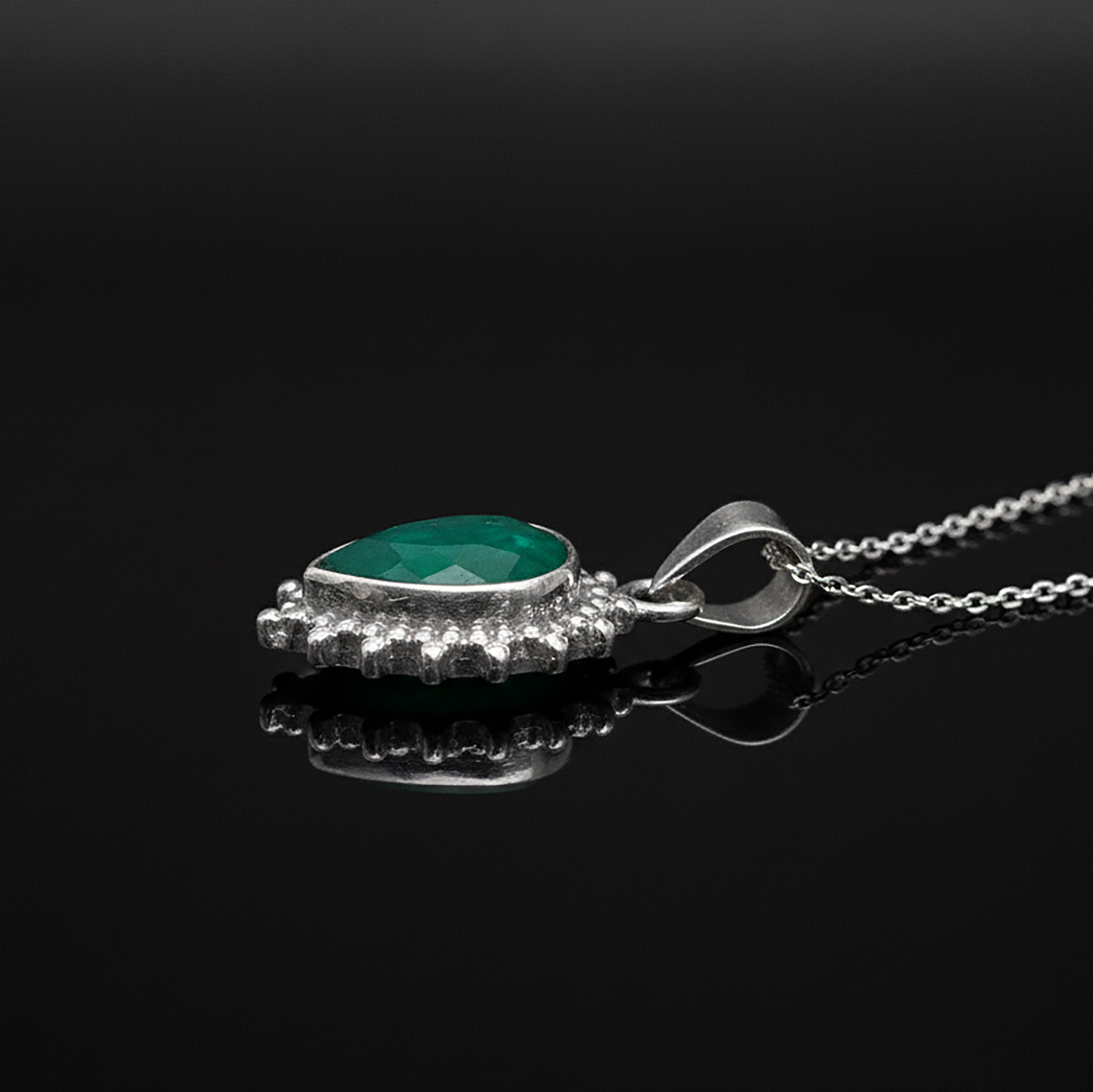 Beautiful Green Emerald Pear Cut Sterling Silver 925 Pendant Necklace Ladies Jewellery Gift