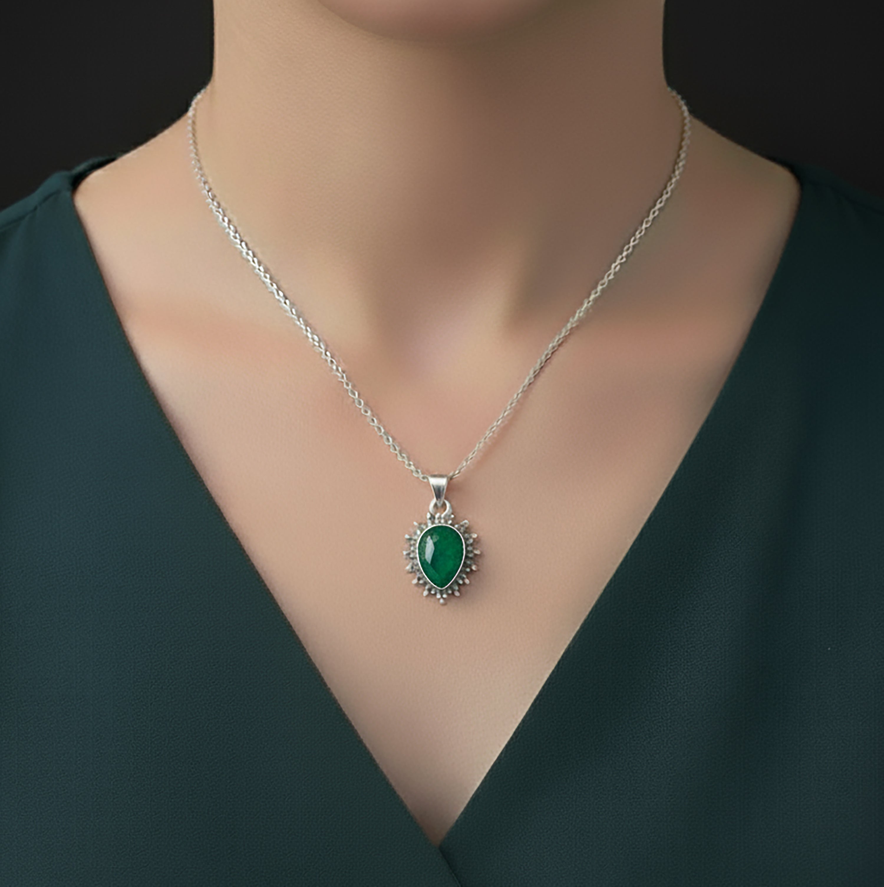 Beautiful Green Emerald Pear Cut Sterling Silver 925 Pendant Necklace Ladies Jewellery Gift