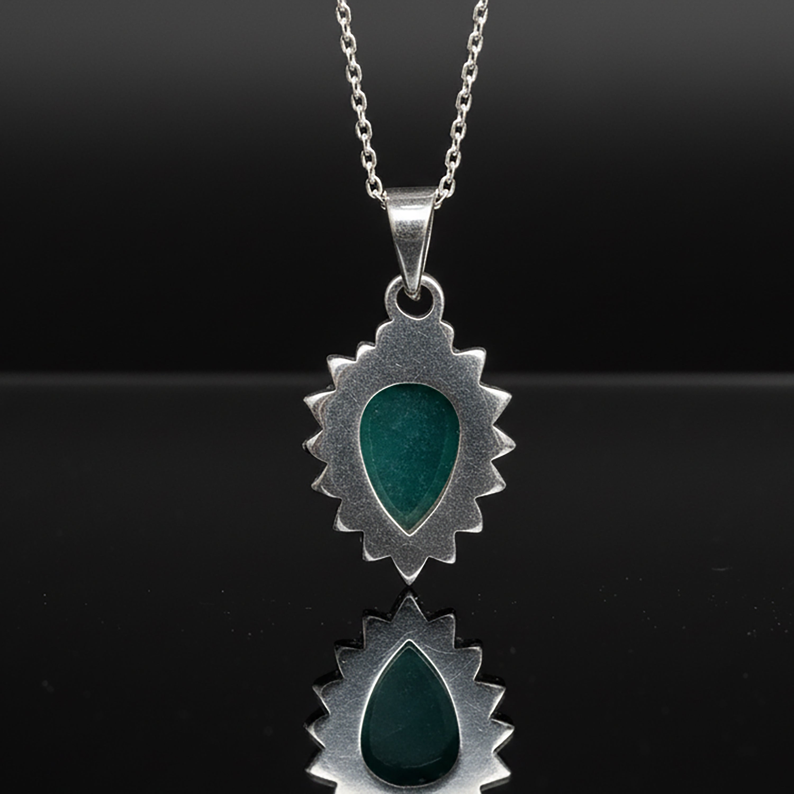 Beautiful Green Emerald Pear Cut Sterling Silver 925 Pendant Necklace Ladies Jewellery Gift