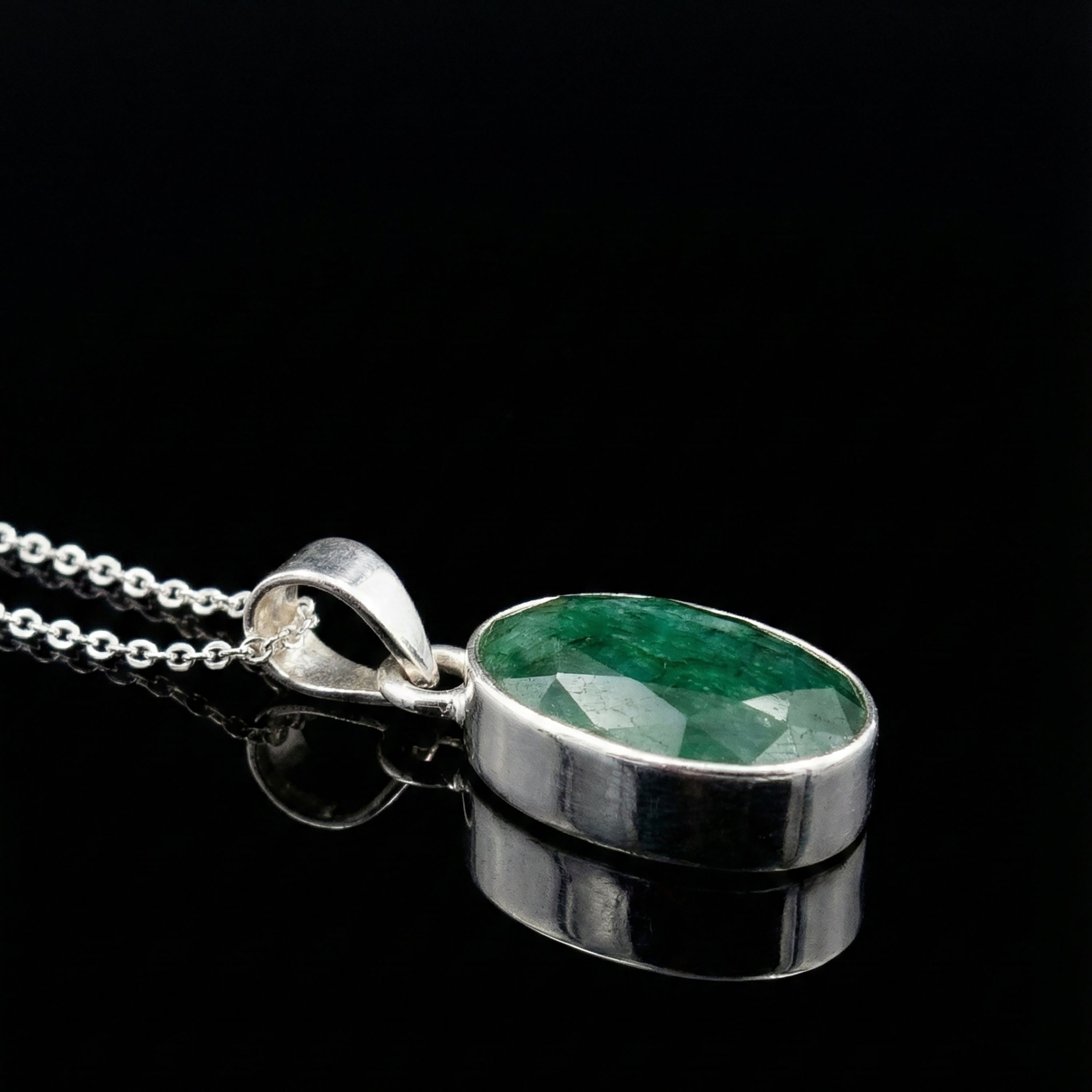 Oval Cut Sterling Silver 925 Emerald Gemstone Pendant Necklace Ladies Jewellery Gift