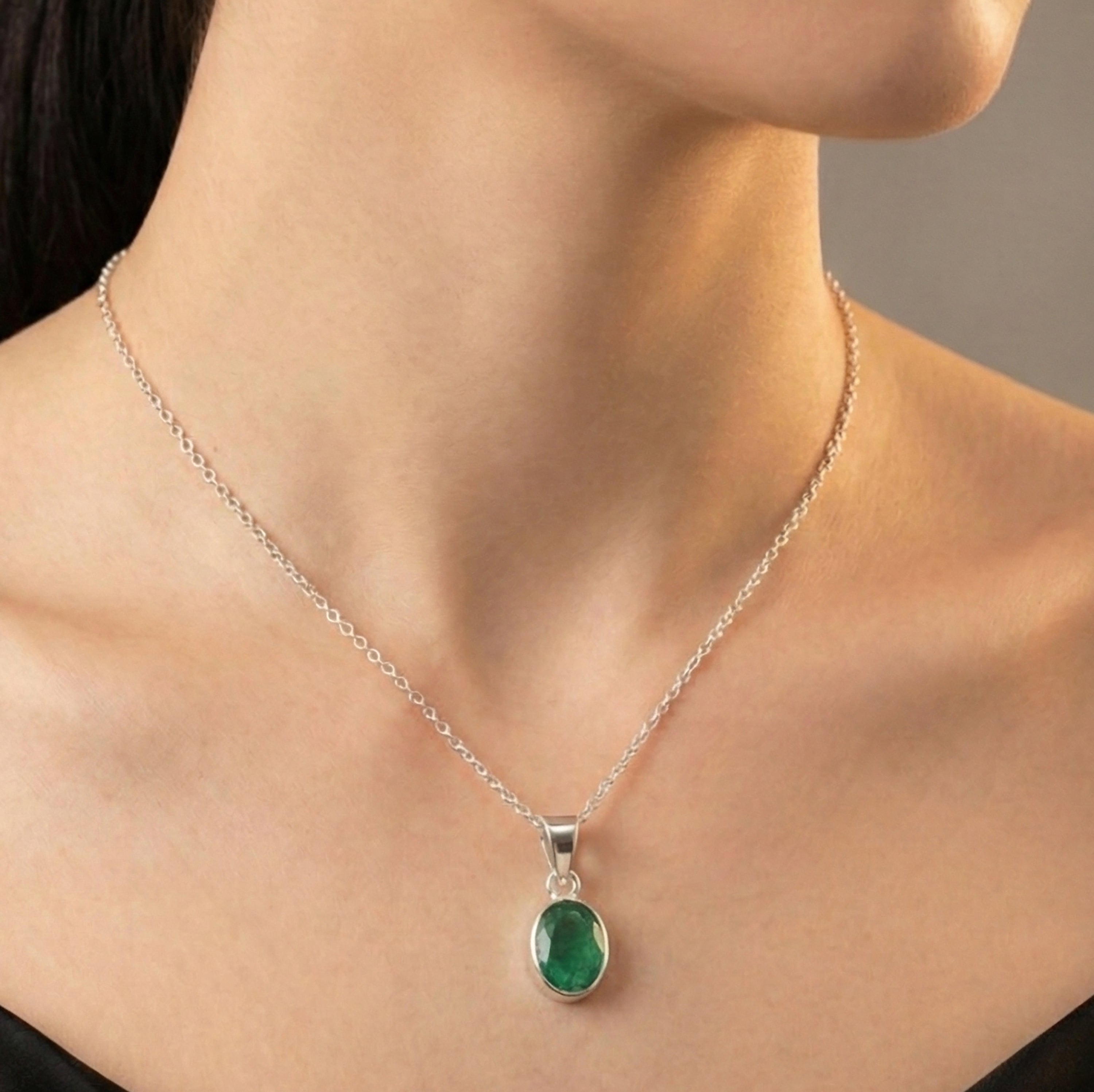 Oval Cut Sterling Silver 925 Emerald Gemstone Pendant Necklace Ladies Jewellery Gift