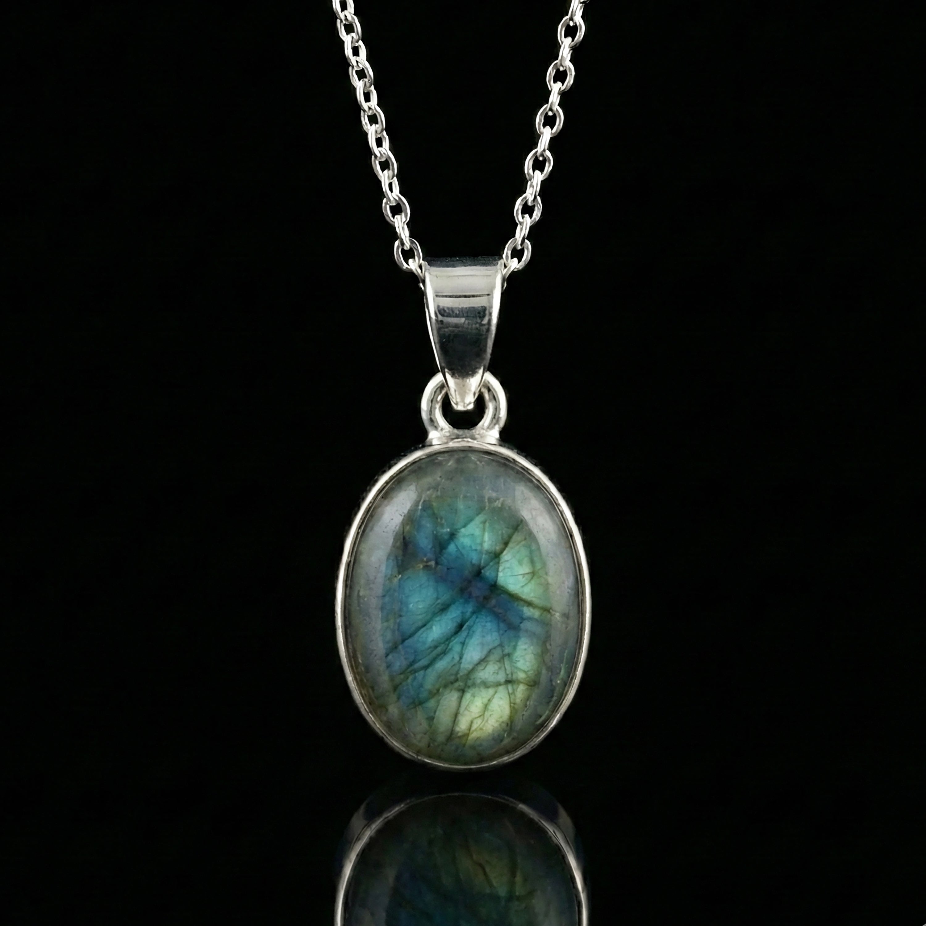 Oval Cut Sterling Silver 925 Labradorite Gemstone Pendant Necklace Ladies Jewellery