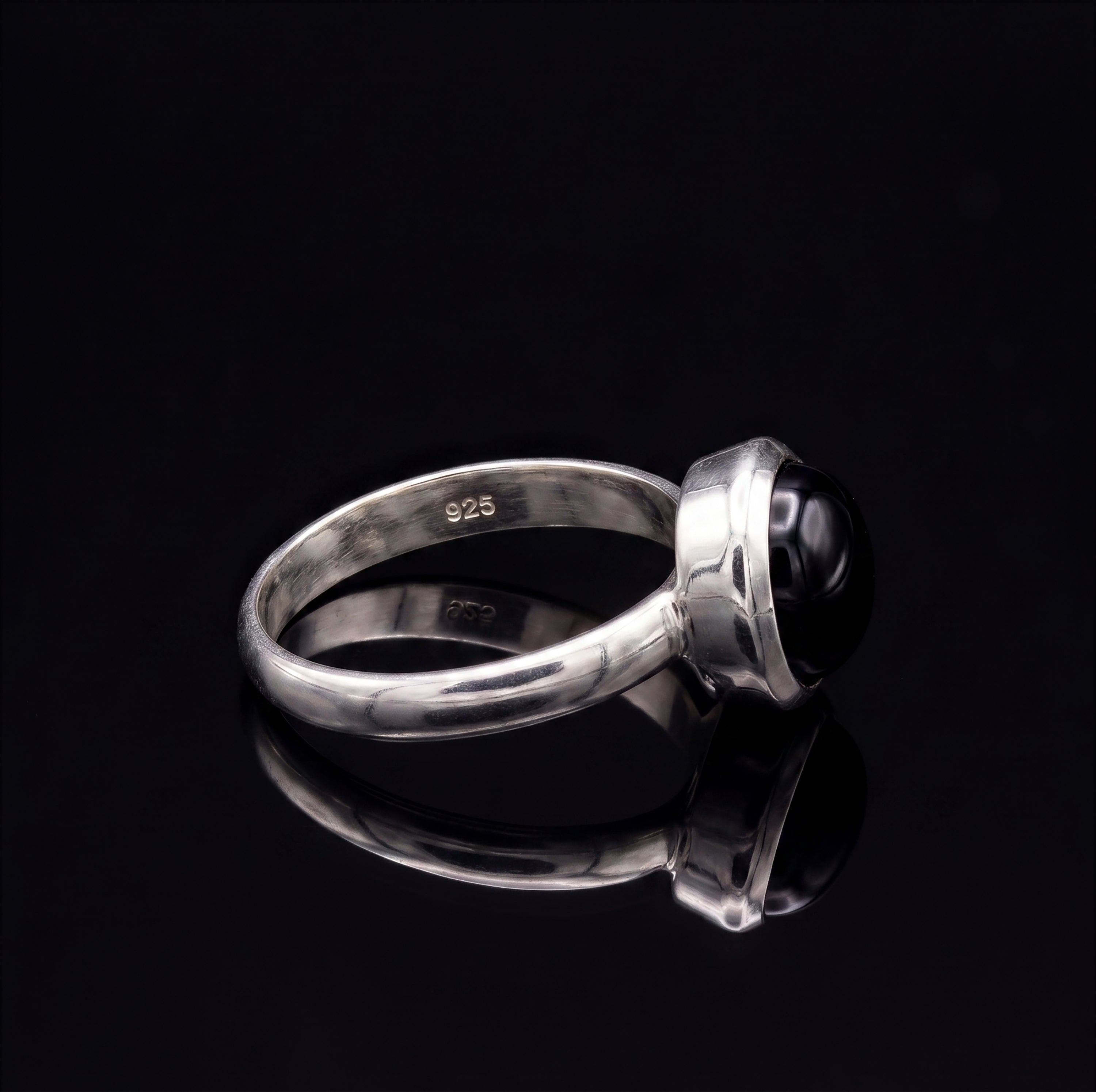 Black Onyx Round Ring in Hallmarked 925 Sterling Silver