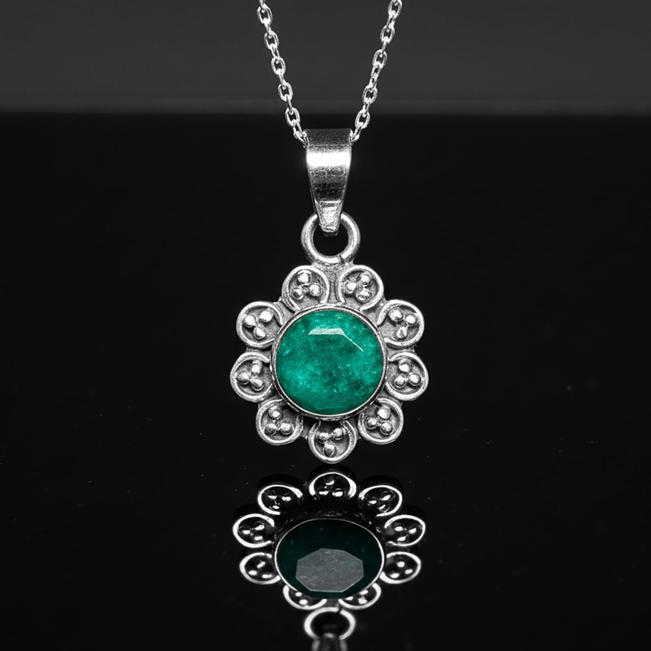 Green Emerald Sterling Silver 925 Gemstone Ladies Flower Pendant Necklace