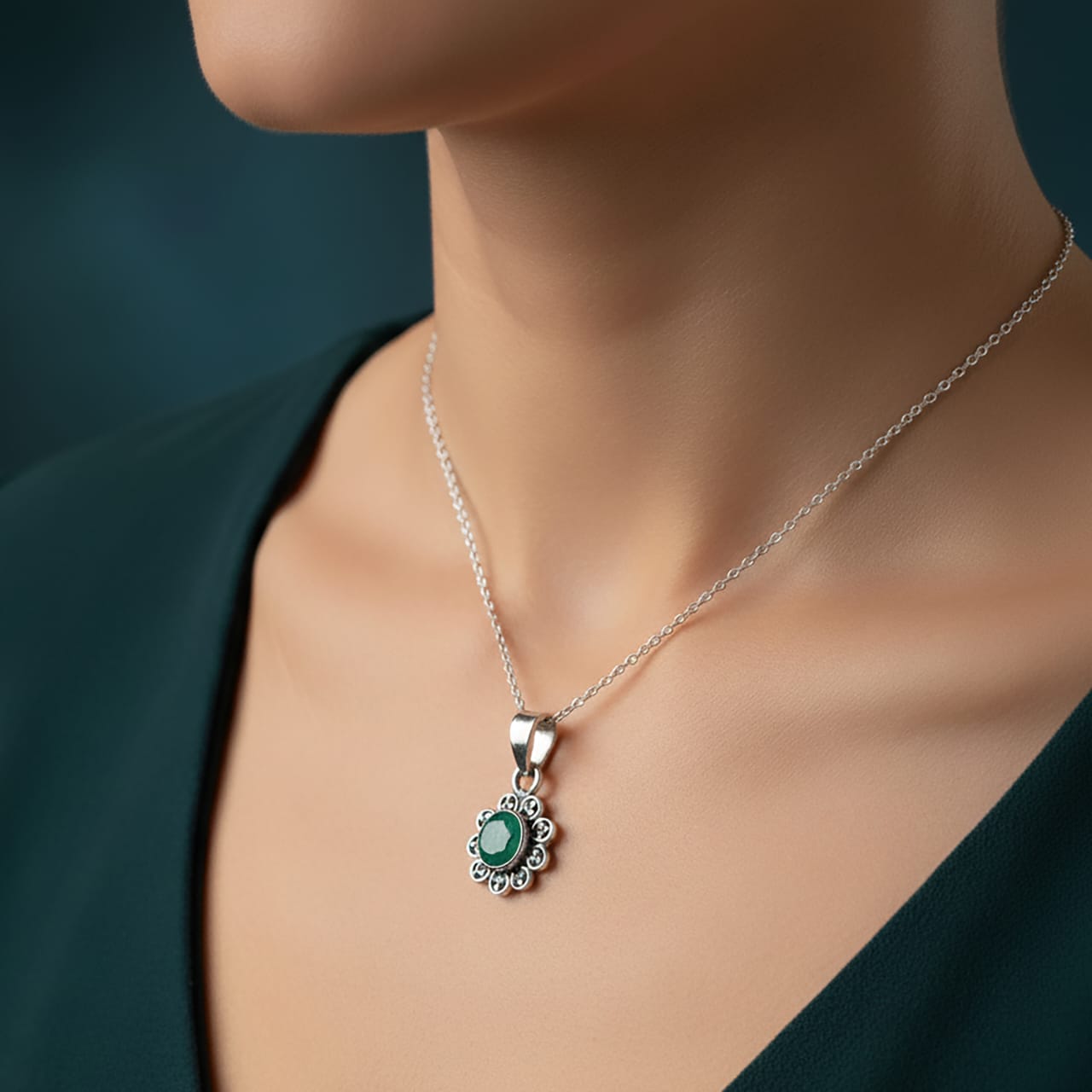 Green Emerald Sterling Silver 925 Gemstone Ladies Flower Pendant Necklace