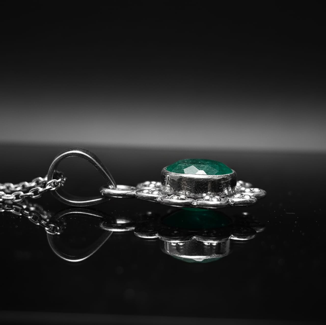 Green Emerald Sterling Silver 925 Gemstone Ladies Flower Pendant Necklace