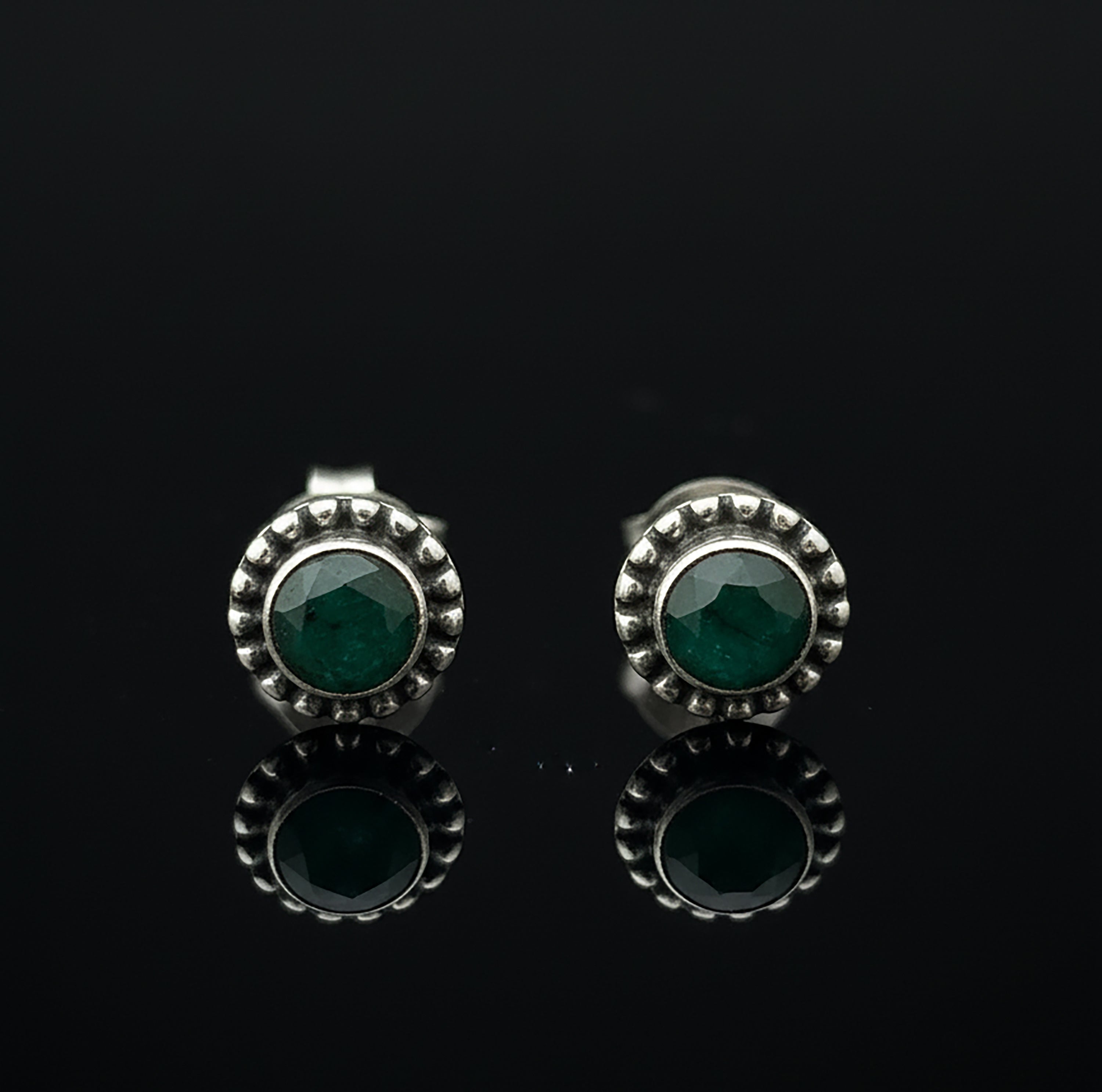 Dainty 925 Sterling Silver Beaded Edge Green Emerald Ladies Studs Jewellery Earrings