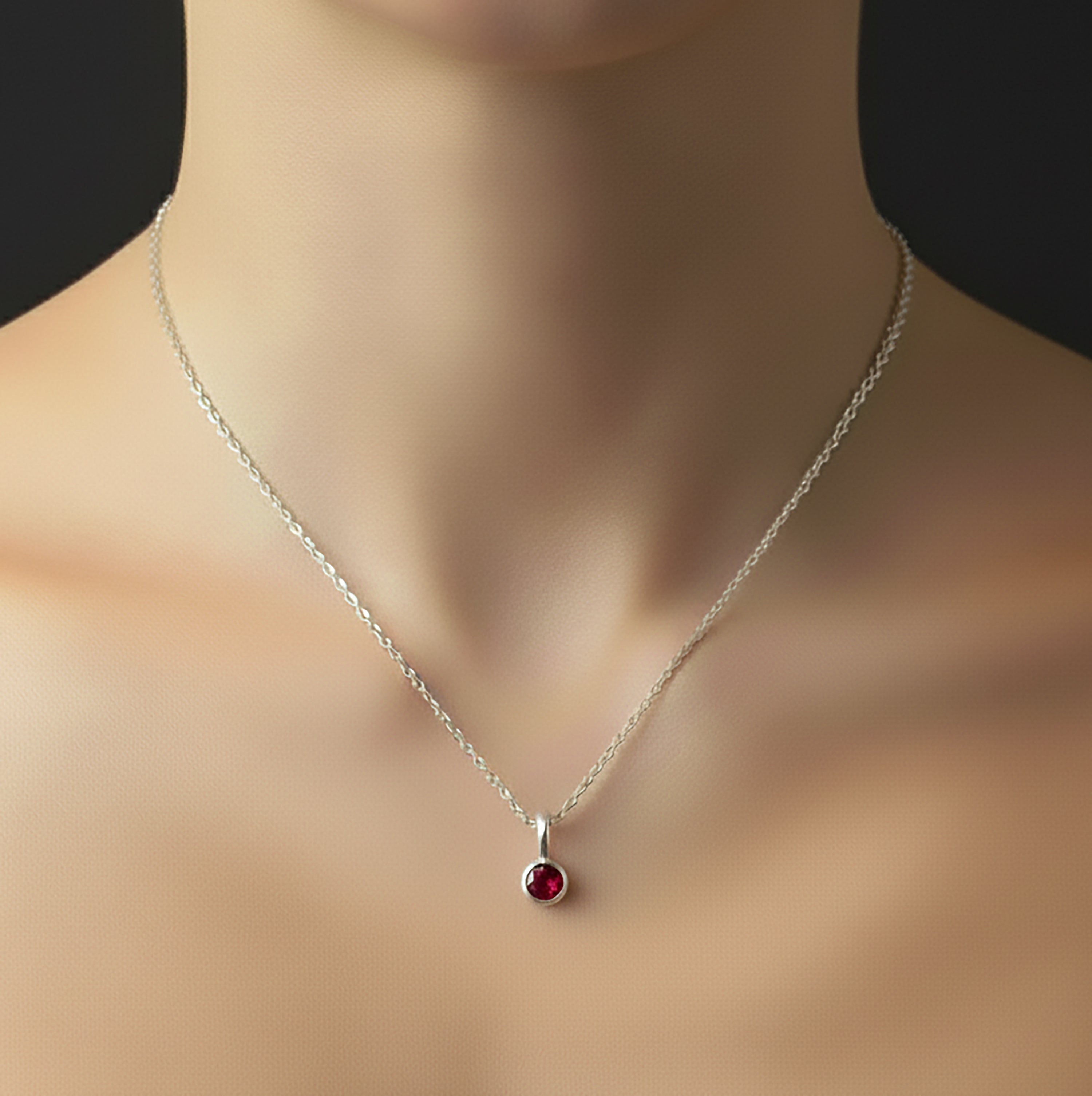 925 Sterling Silver Faceted Natural Garnet Gemstone Ladies Pendant