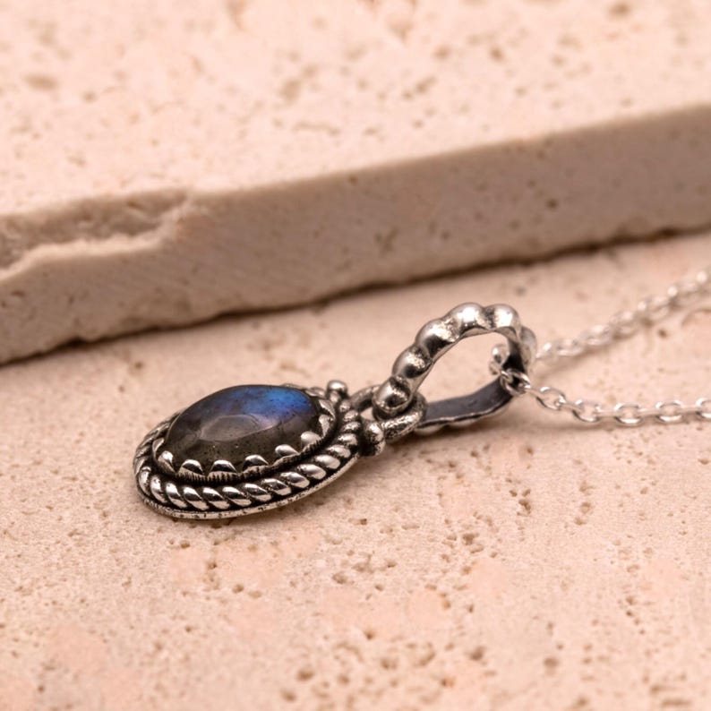 925 Sterling Silver Natural Labradorite Gemstone Ladies Vintage Pendant Necklace