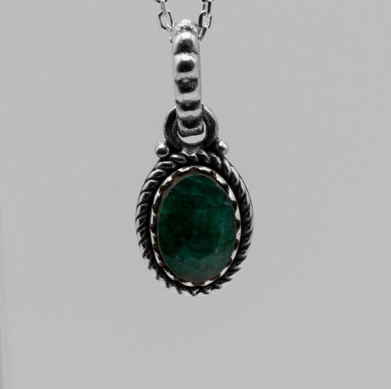 925 Sterling Silver Green Emerald Gemstone Ladies Vintage Pendant Necklace Gift