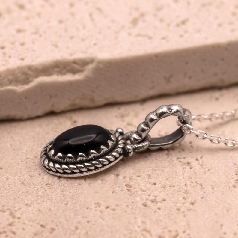 925 Sterling Silver Black Onyx Gemstone Ladies Vintage Pendant Necklace Gift