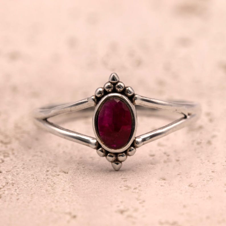 925 Sterling Silver Ladies Minimalist Ring Oval Red Ruby Gemstone Jewellery
