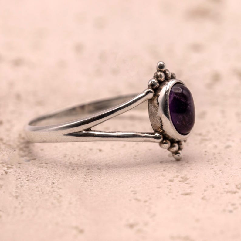 925 Sterling Silver Ladies Minimalist Ring Oval Amethyst Gemstone Jewellery