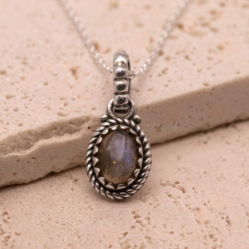 925 Sterling Silver Natural Labradorite Gemstone Ladies Vintage Pendant Necklace