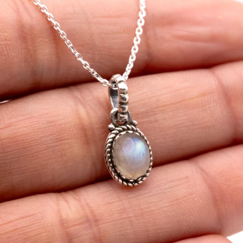 925 Sterling Silver Moonstone Gemstone Ladies Vintage Pendant Necklace