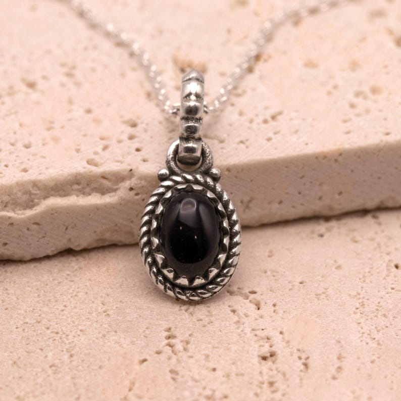 925 Sterling Silver Black Onyx Gemstone Ladies Vintage Pendant Necklace Gift