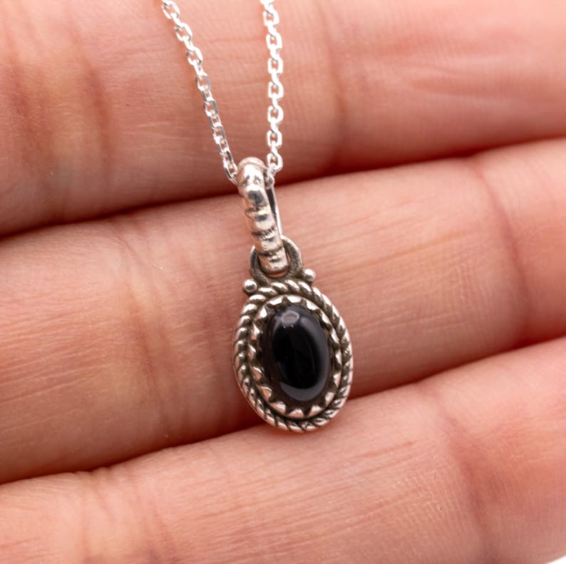 925 Sterling Silver Black Onyx Gemstone Ladies Vintage Pendant Necklace Gift
