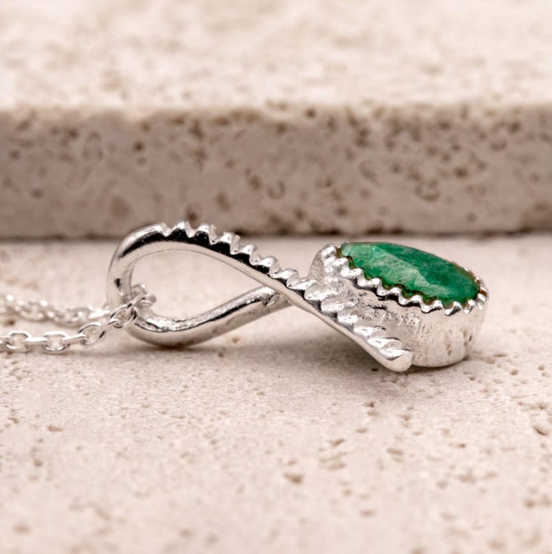 925 Sterling Silver Teardrop Green Emerald Gemstone Ladies Pendant Necklace