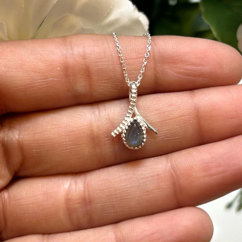 925 Sterling Silver Teardrop Natural Labradorite Gemstone Ladies Pendant Necklace
