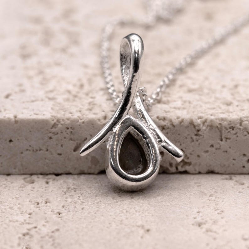 925 Sterling Silver Teardrop Natural Labradorite Gemstone Ladies Pendant Necklace