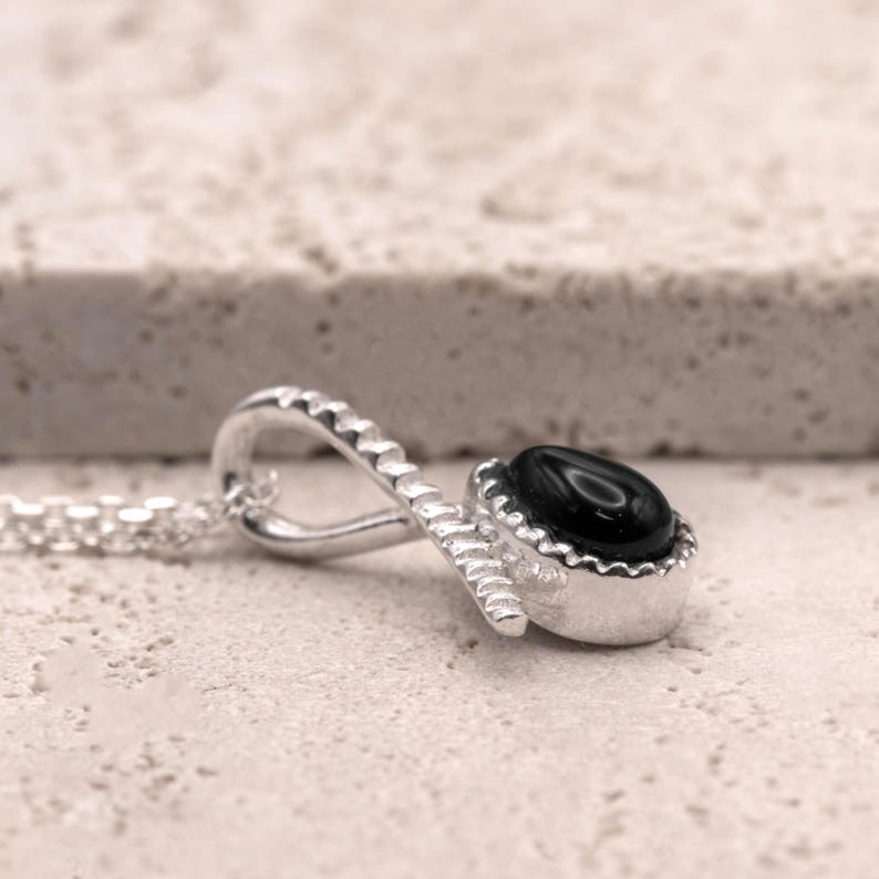 925 Sterling Silver Teardrop Onyx Gemstone Ladies Pendant Necklace Unique