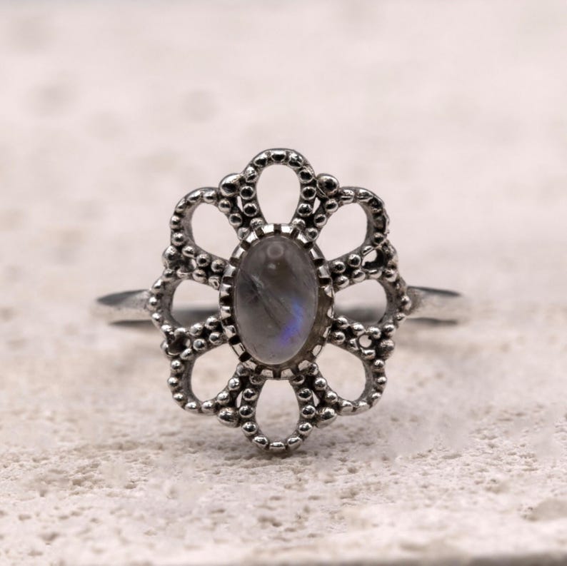 925 Sterling Silver Vintage Style Ladies Ring Moonstone Gemstone Ornate Filigree