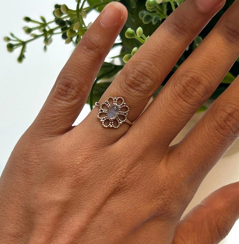 925 Sterling Silver Vintage Style Ladies Ring Moonstone Gemstone Ornate Filigree