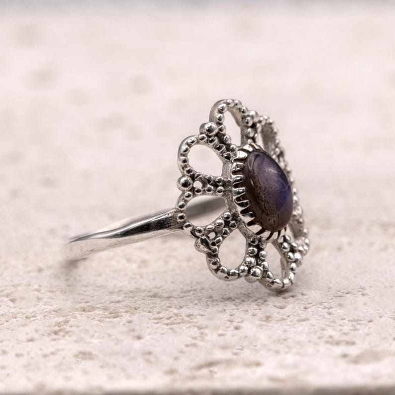 925 Sterling Silver Vintage Style Ring Labradorite Gemstone Ornate Filigree