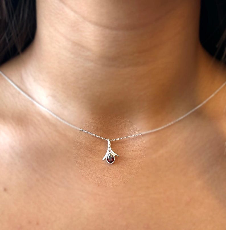 925 Sterling Silver Teardrop Red Garnet Gemstone Ladies Pendant Necklace Unique