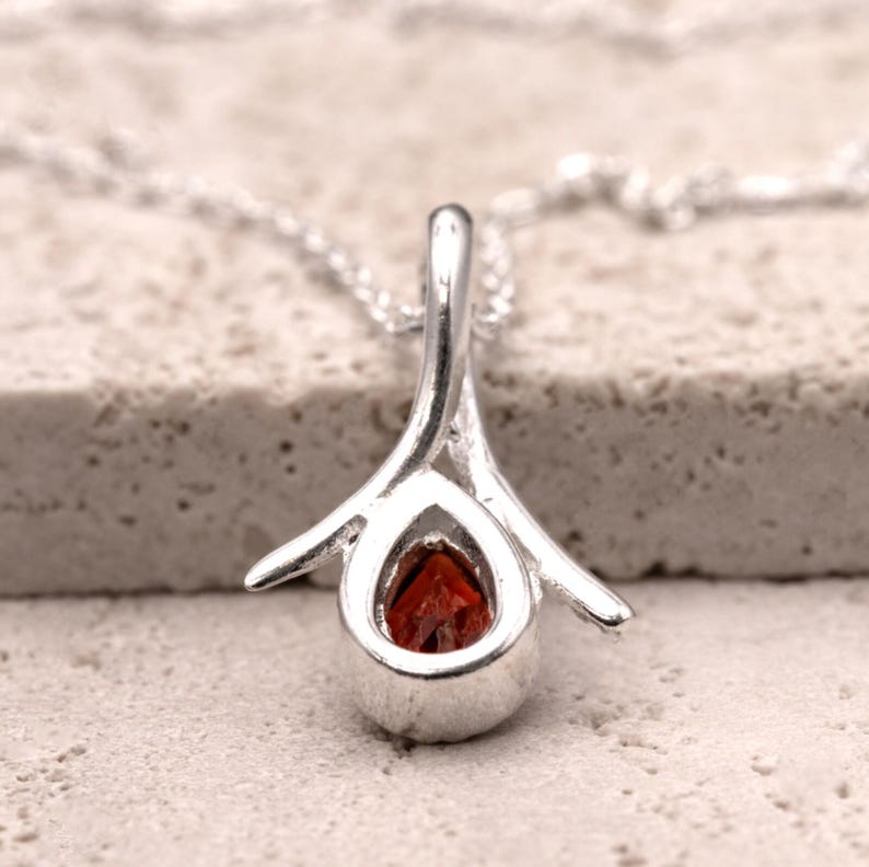 925 Sterling Silver Teardrop Red Garnet Gemstone Ladies Pendant Necklace Unique