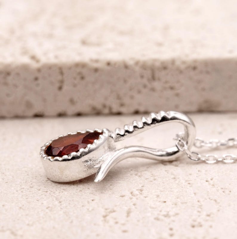 925 Sterling Silver Teardrop Red Garnet Gemstone Ladies Pendant Necklace Unique