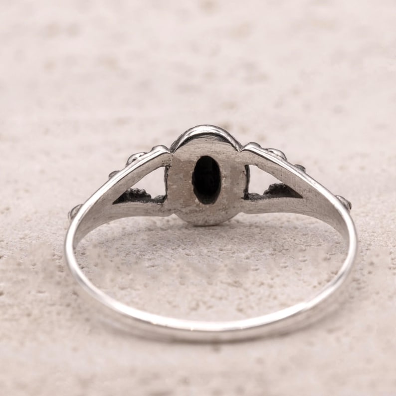 925 Sterling Silver Ladies Vintage Style Ring Black Onyx Gemstone Boho Design