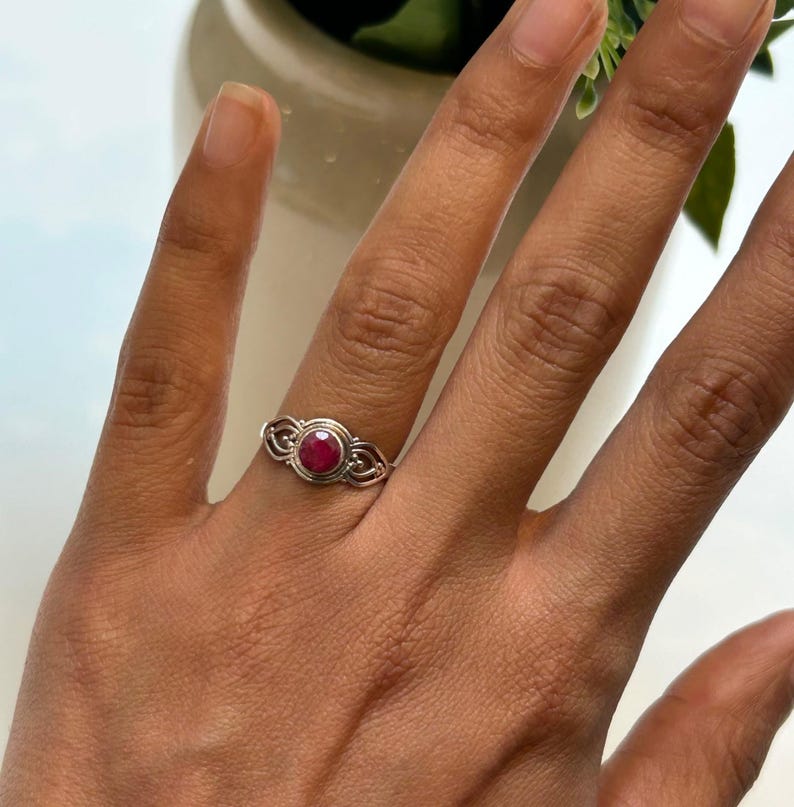 925 Sterling Silver Vintage Style Red Ruby Gemstone Ring Filigree Statement