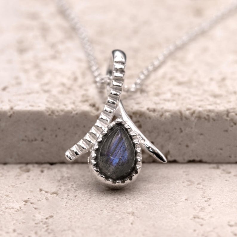 925 Sterling Silver Teardrop Natural Labradorite Gemstone Ladies Pendant Necklace