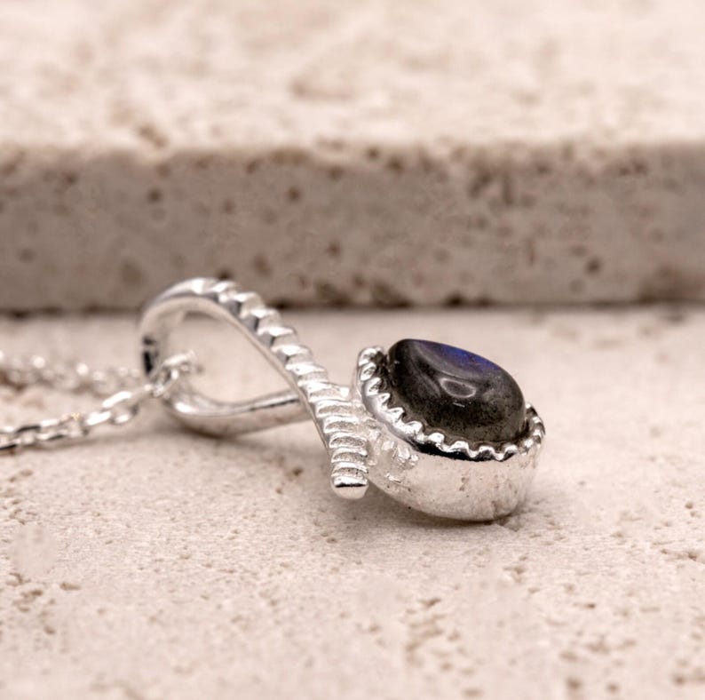 925 Sterling Silver Teardrop Natural Labradorite Gemstone Ladies Pendant Necklace