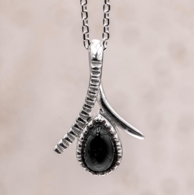 925 Sterling Silver Teardrop Onyx Gemstone Ladies Pendant Necklace Unique