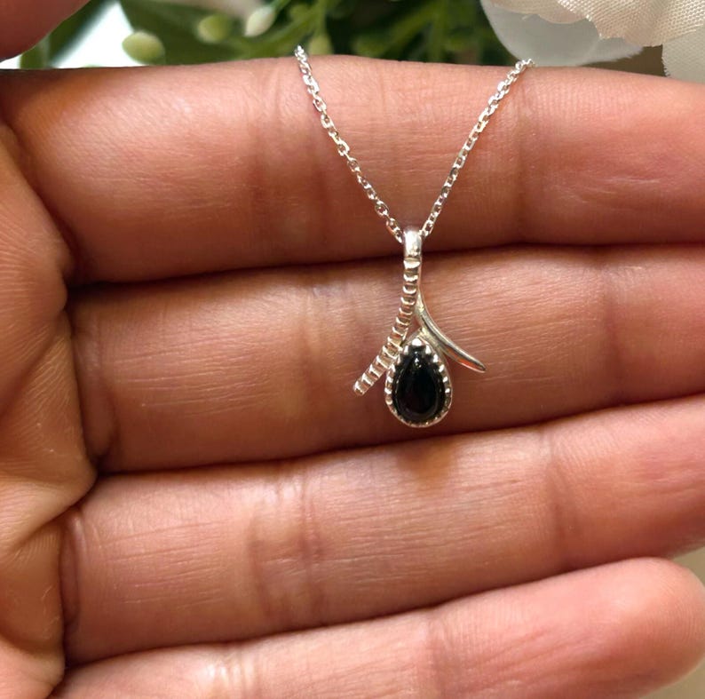 925 Sterling Silver Teardrop Onyx Gemstone Ladies Pendant Necklace Unique