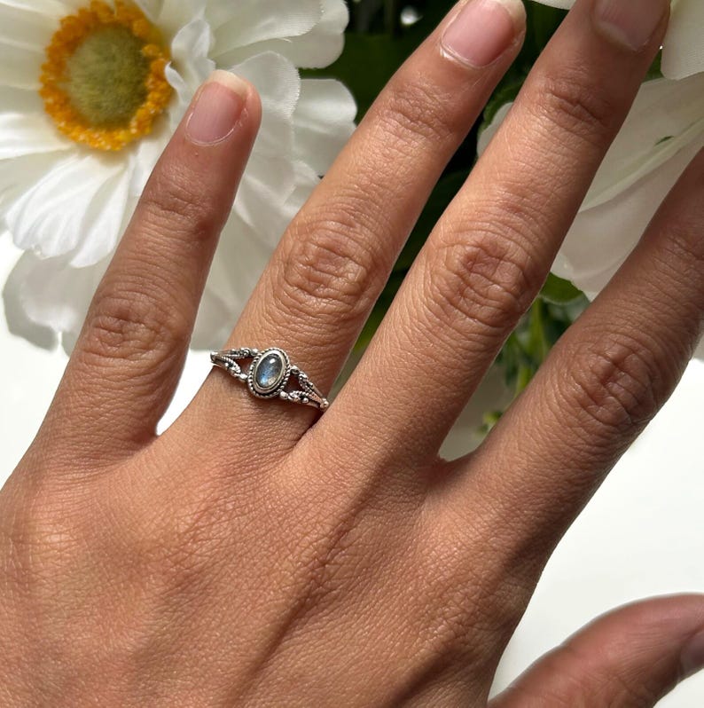 925 Sterling Silver Ladies Vintage Style Ring Labradorite Gemstone Boho Design