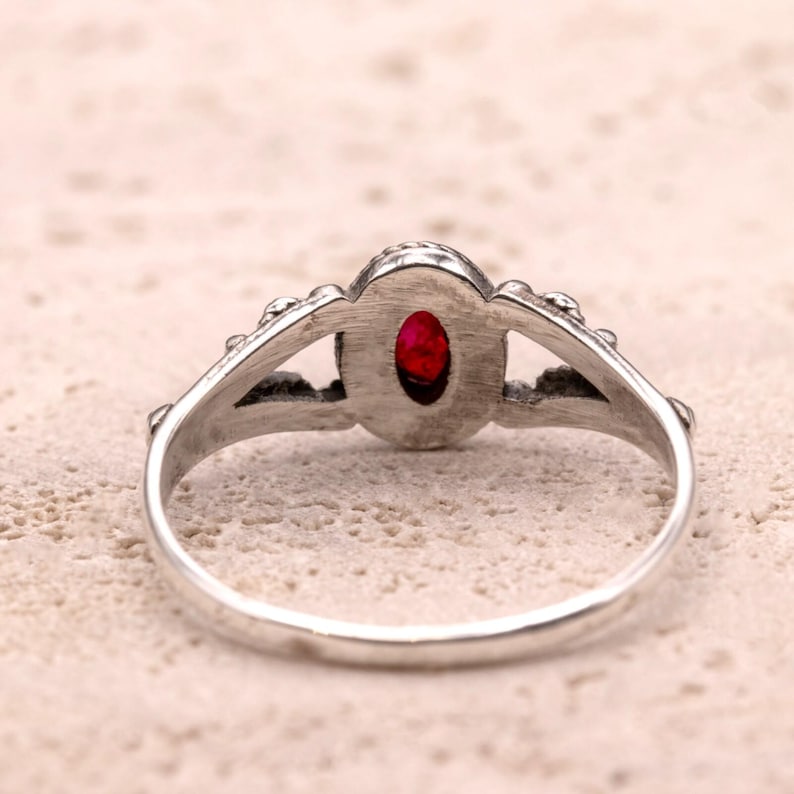 925 Sterling Silver Ladies Vintage Style Ring Simulate Ruby Gemstone Boho Design