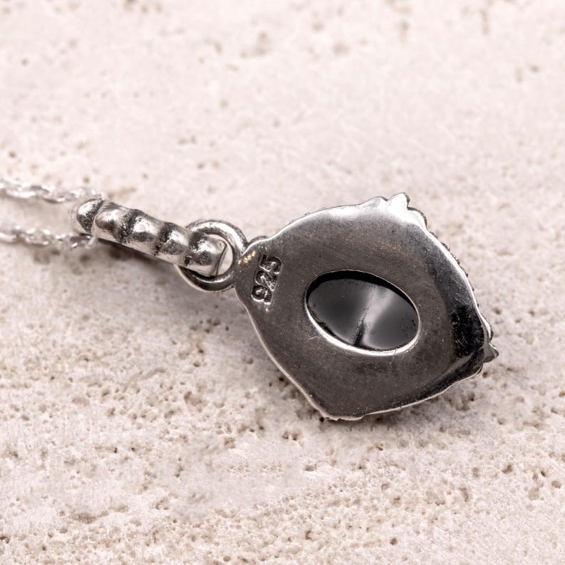 925 Sterling Silver Black Onyx Gemstone Ladies Vintage Design Pendant Necklace