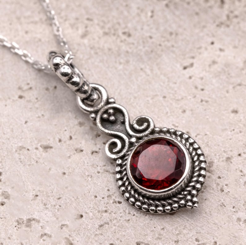 925 Sterling Silver Natural Faceted Garnet Gemstone Ladies Pendant Necklace