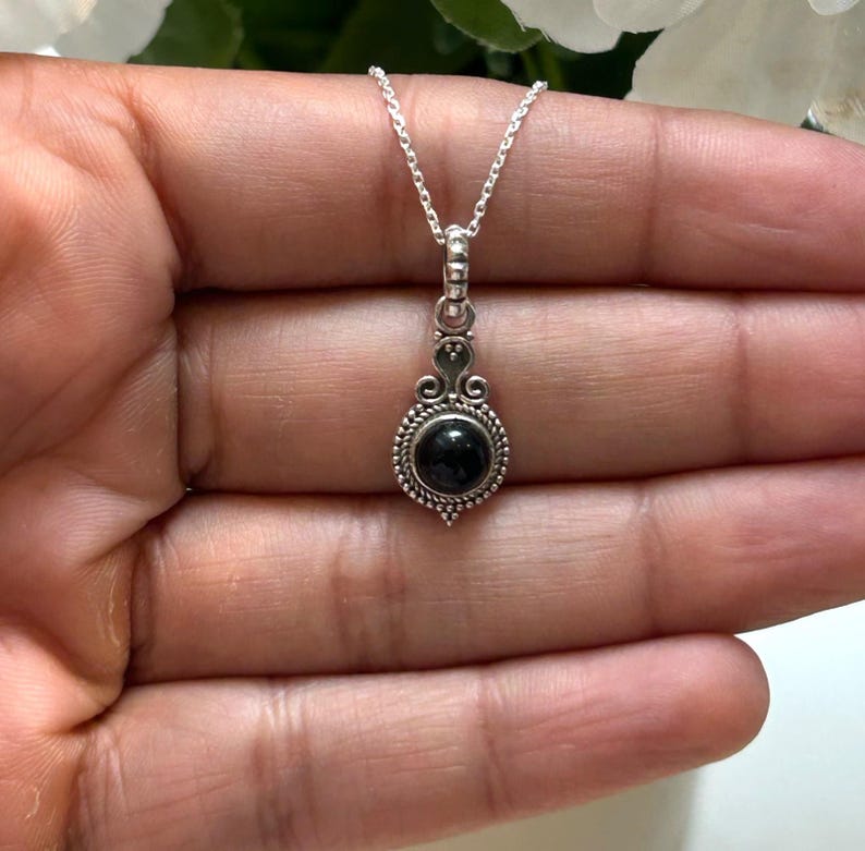 925 Sterling Silver Cabochon Black Onyx Gemstone Pendant Necklace