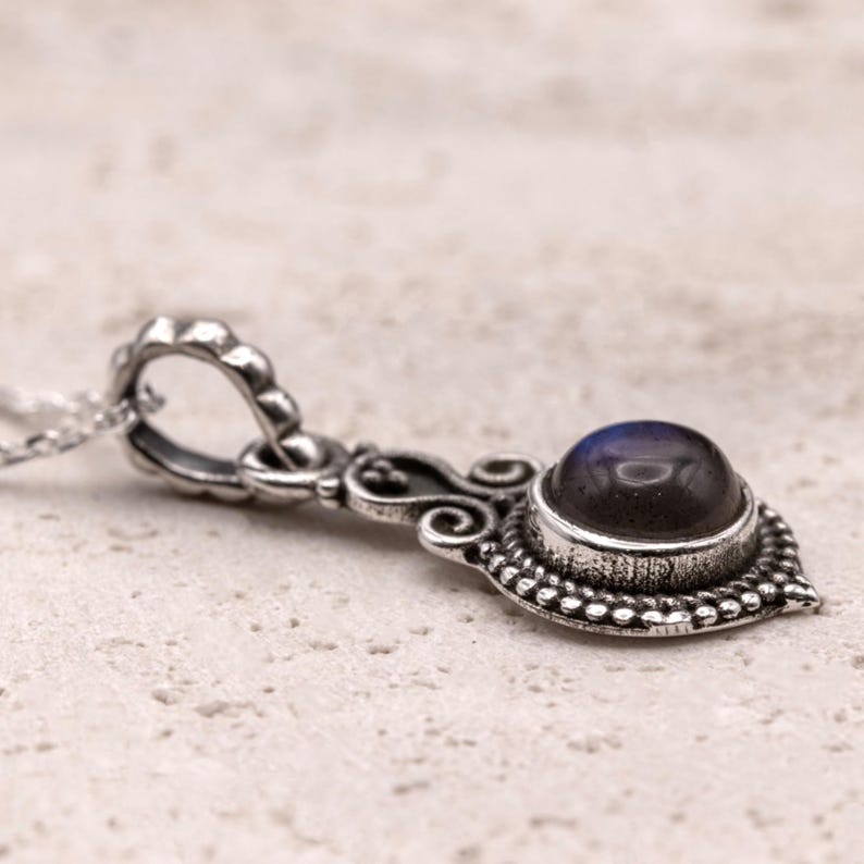 925 Sterling Silver Natural Cabochon Labradorite Gemstone Pendant Necklace